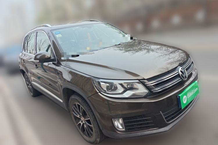 Used Volkswagen Tiguan 2015 1.8TSI Automatic Two-Wheel Drive Luxury Model Front Right 45 Deg