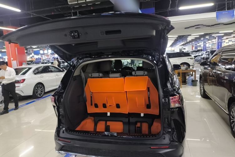 Used Toyota Granvia 2024 2.5L Hybrid Comfort Edition