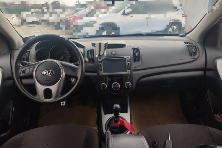 Used Kia Forte 2012 1.6L MT GL Commemorative Edition Center Console