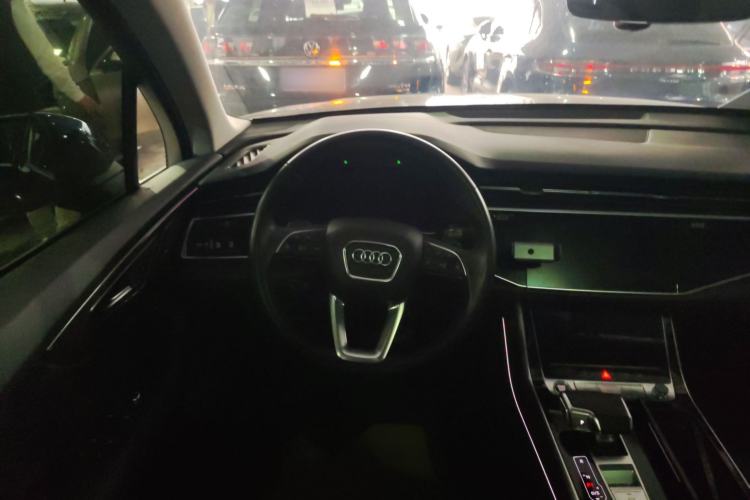 Used Audi Q7 2021 55 TFSI quattro S line Sport model
