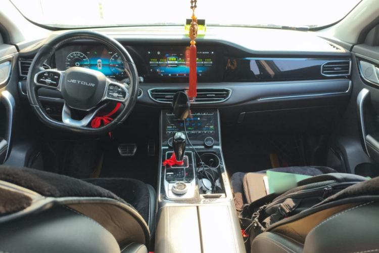 Used JETOUR X95 2020 1.6T DCT Exploration Pro Edition 5-seater Center Console