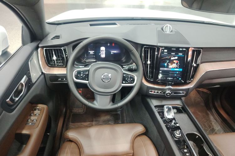 Used Volvo XC60 New Energy 2024 T8 Plug-in Hybrid Long-Range All-Wheel Drive Smart Luxury Edition Steering Wheel