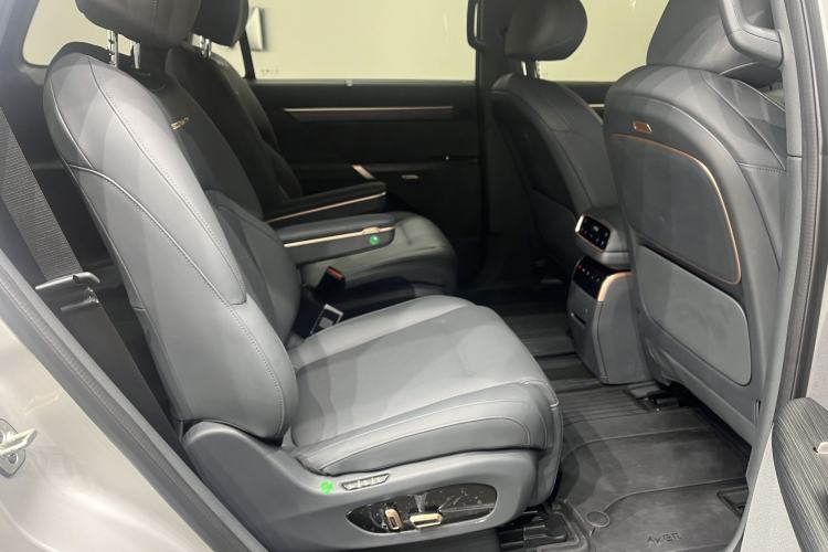 Used Dongfeng eπ eπ008 2024 210Max Range-Extended Version 6 Seats