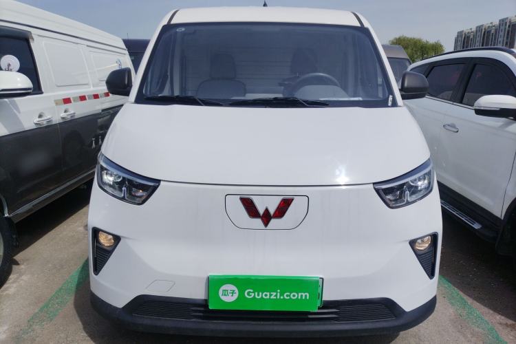 Used Wuling Yangguang 2024 300km Comfort Version with Sealed Windows 75kW
