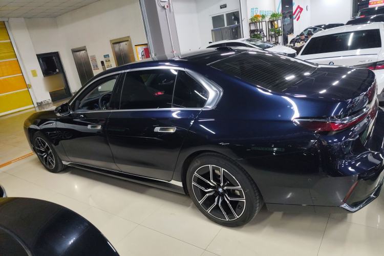 Used BMW 7 Series 2023 735Li M Sport Package