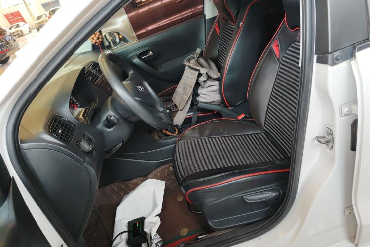 Used Volkswagen Polo 2016 1.4L Manual Fashion Model Left Front Seat