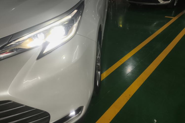 Used Toyota SIENNA 2023 2.5L Hybrid Deluxe Edition Left Front Headlight