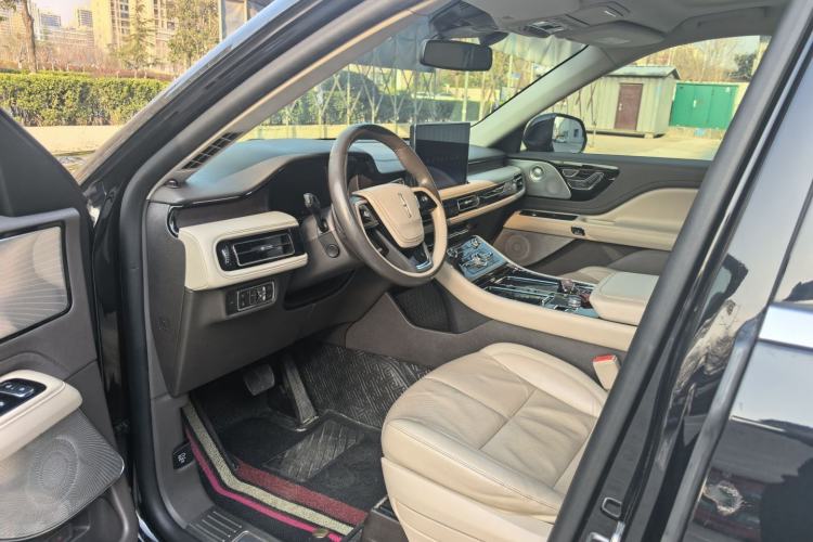 Used Lincoln Aviator 2020 3.0T V6 Four-Wheel Drive Premium Edition Interior 3