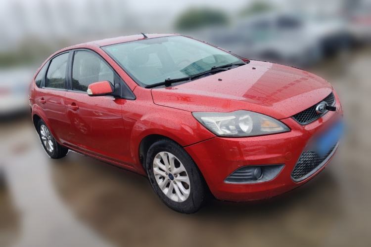 Used Ford Focus 2013 Hatchback Classic 1.8L Automatic Base Model Front Right 45 Deg