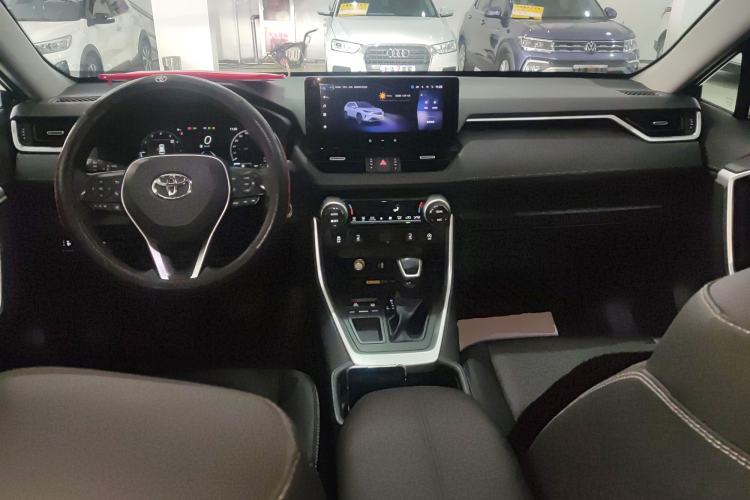 Used Toyota RAV4 2023 2.0L CVT Two-Wheel Drive Fashion Plus Edition Center Console