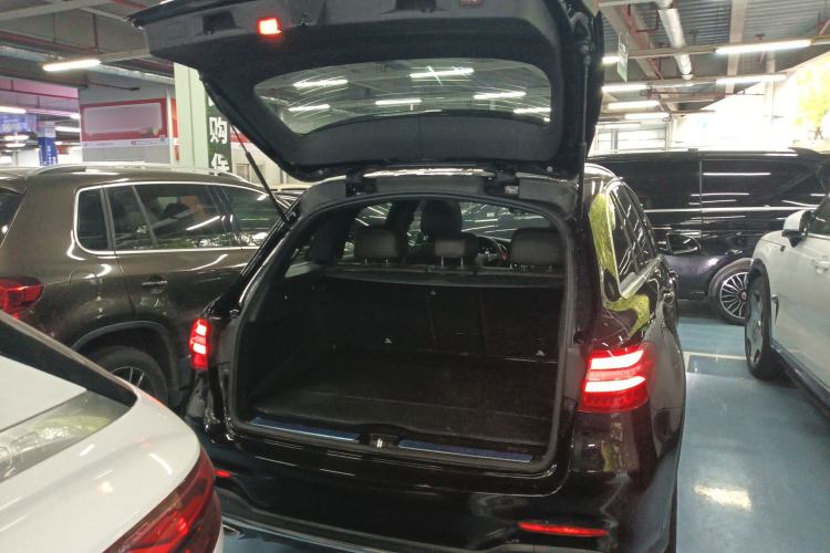 Used Mercedes-Benz GLC 2018 GLC 260 4MATIC Dynamic Edition Trunk