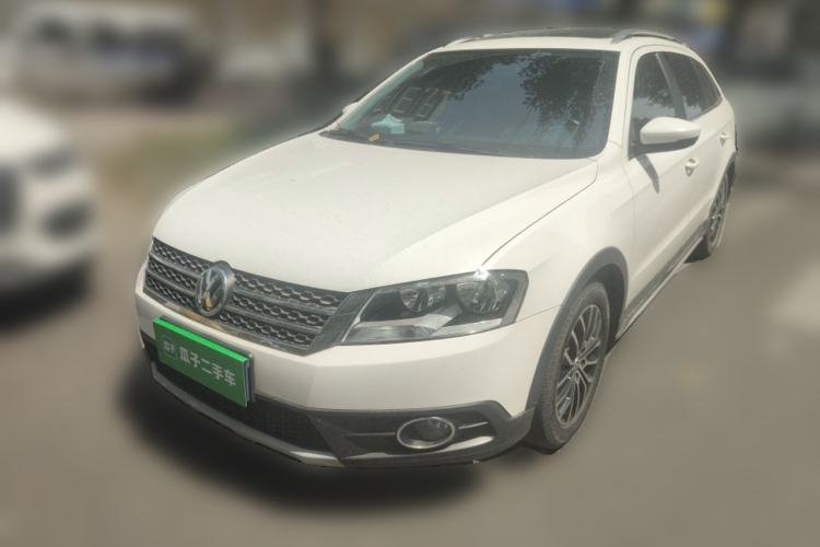 Used Volkswagen Cross Lavida 2014 1.6L Automatic