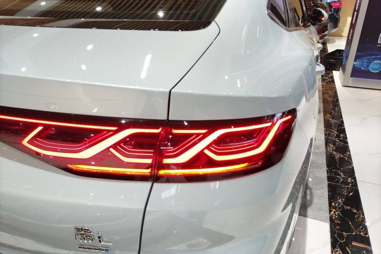 Used BYD Qin L 2025 DM-i Smart Drive 80KM Leading Model