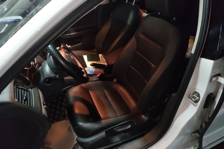 Used Volkswagen Sagitar 2017 230TSI Automatic Comfort Version Left Front Seat