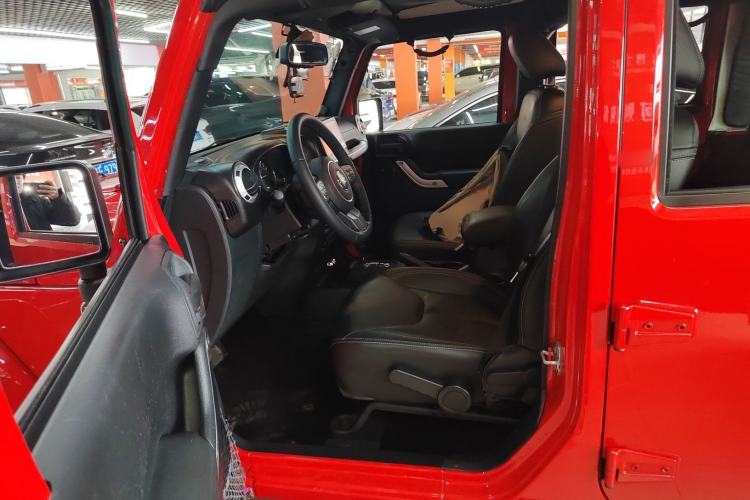 Used Jeep Wrangler 2015 3.0L Sahara Four-Door Comfort Edition