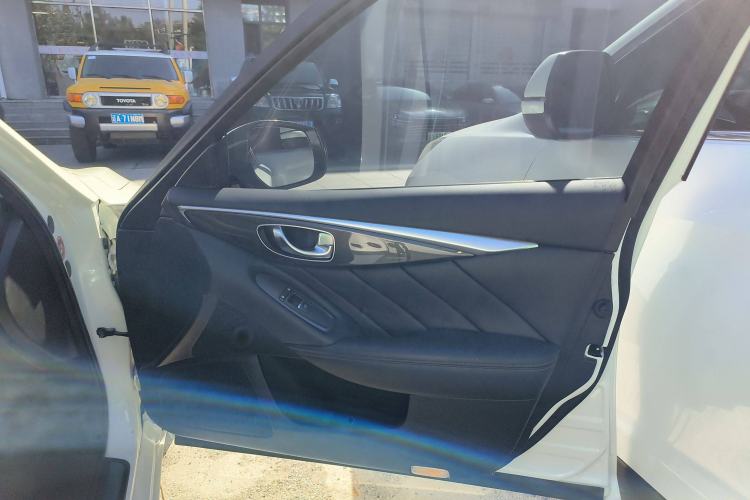 Used Infiniti Q50 2014 2.0T Comfort Edition