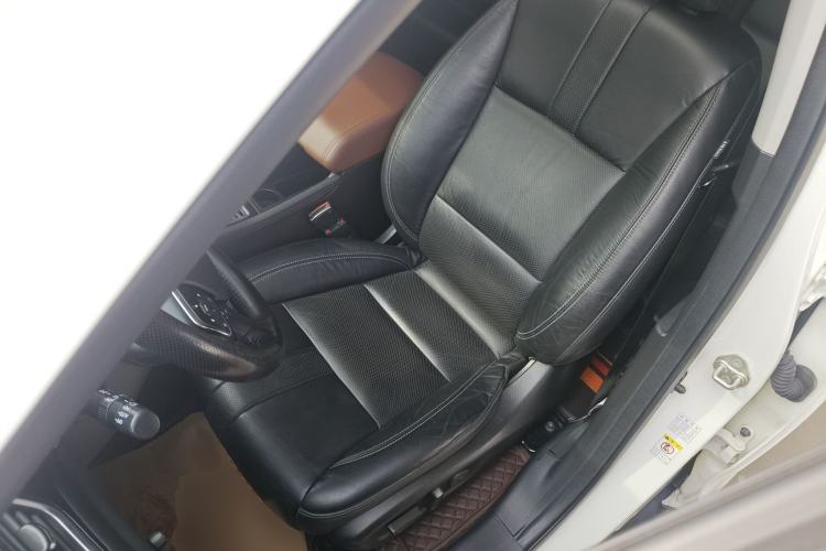 Used GAC Trumpchi GS7 2017 320T Two-Wheel-Drive Luxury Model