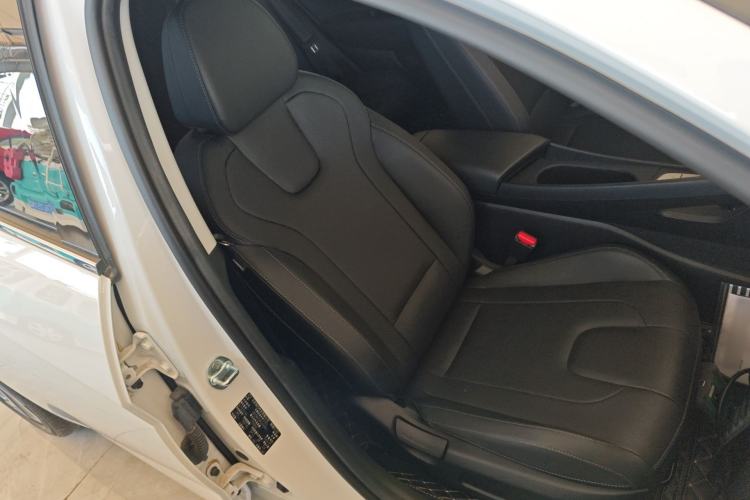 Used Hyundai Elantra 2023 1.5L CVT GLX Elite Edition Right Front Seat