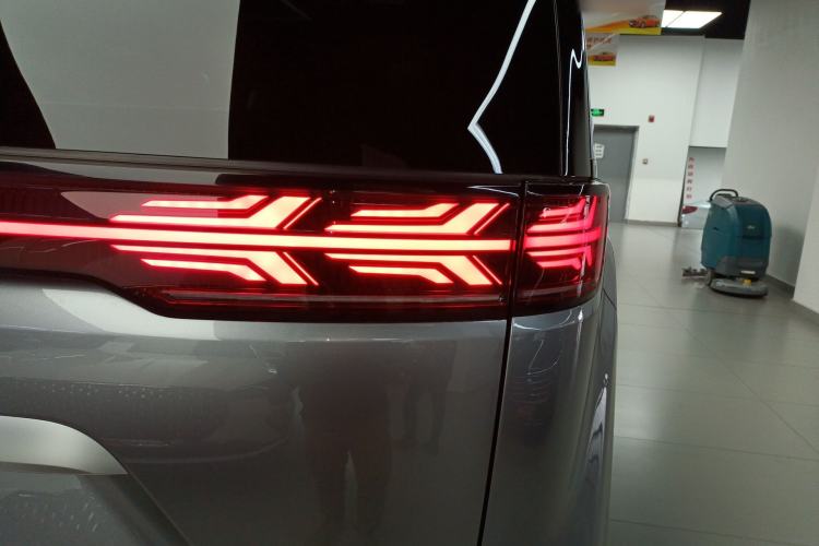 Used Denza D9 2022 DM-i 970 Four-Wheel Drive Flagship Model