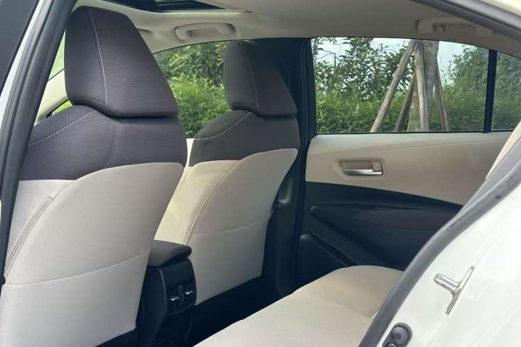 Used Toyota Corolla 2019 Dual-Engine 1.8L E-CVT GL-i Elite Edition