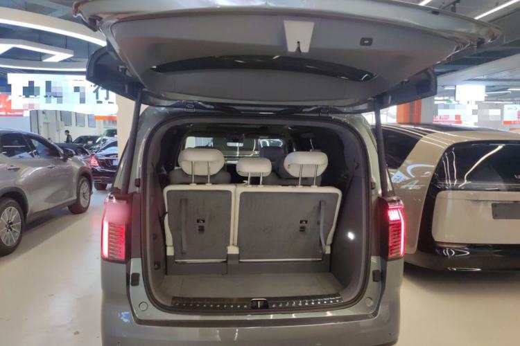 Used Zeekr 009 2024 7-Seater Walk-Through Version Four-Wheel Drive 108 kWh Trunk