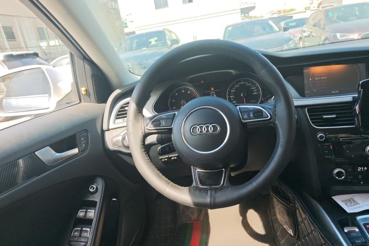 Used Audi A4L 2016 35 TFSI Collector's Edition Automatic Standard Model Steering Wheel