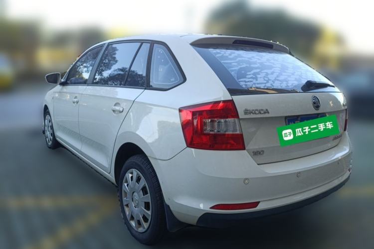 Used Skoda Rapid Spaceback 2016 Revised Version 1.6L Automatic Front-Drive Edition

