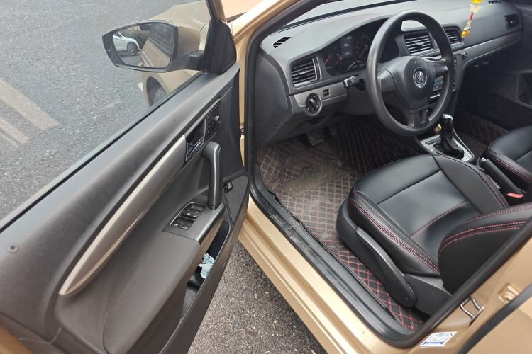 Used Volkswagen Lavida 2013 1.6L Automatic Fashion Edition Driver Seat