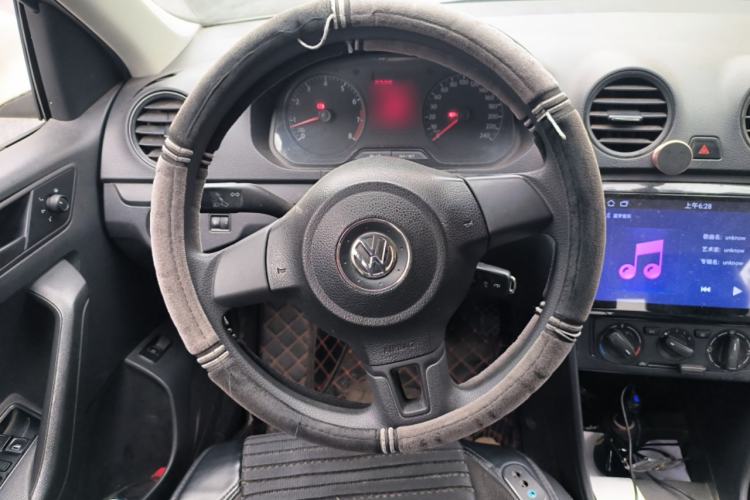 Used Volkswagen Jetta 2015 Value Edition 1.6L Manual Fashionable Style Steering Wheel