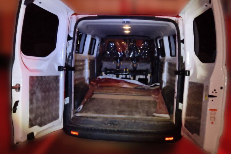 Used Ford Transit 2020 2.0T Diesel Multi-Function Commercial Vehicle Mid-Chassis Low-Roof Design with Dual Rear Doors Emission Standard China V
