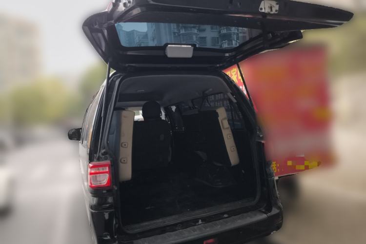 Used FORTHING Lingzhi 2023 M5L 1.6L Base Model 7 Seats Trunk