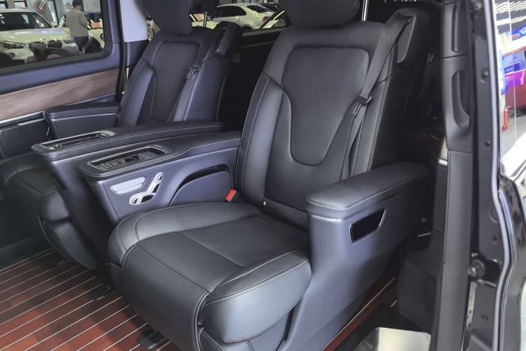 Used Mercedes-Benz V-Class 2020 V 260 L Long-wheelbase Luxury Edition