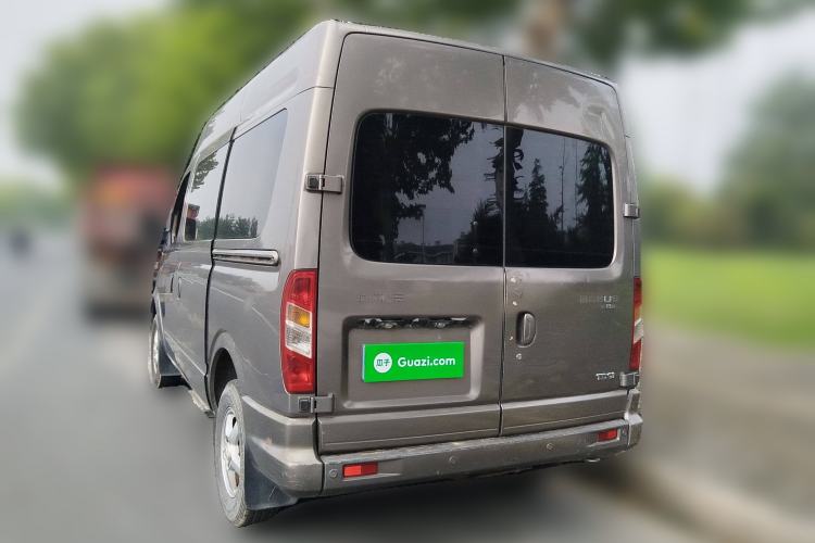 Used SAIC MAXUS Xintu V80 2011 2.5T Short Wheelbase Mid-Roof Yunjie Edition
