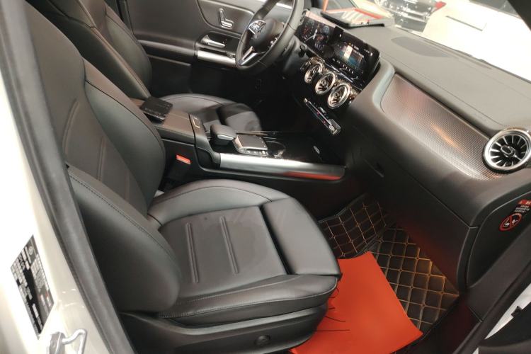 Used Mercedes-Benz GLA 2020 GLA 200 Right Front Seat