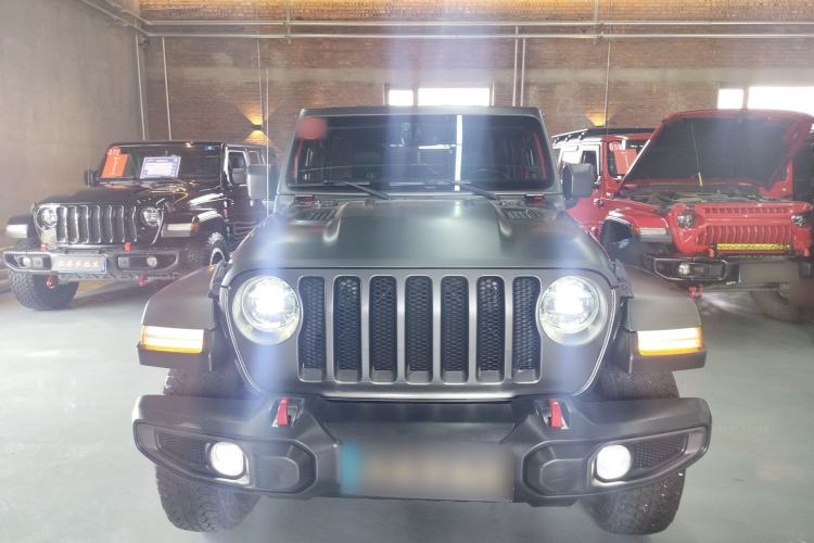 Used Jeep Wrangler 2019 2.0T Sahara Four-Door Version China VI Emission Standard Front
