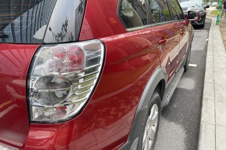 Used Chevrolet Captiva 2014 2.4L Two-Wheel Drive Urban Version 7 Seats Exterior 9