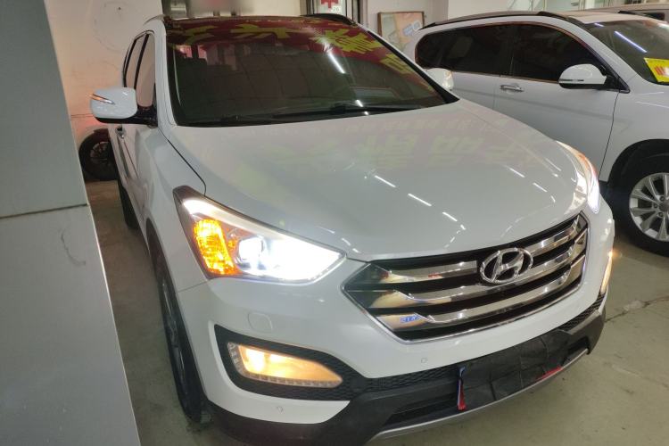 Used Hyundai Santa Fe 2013 2.0T Automatic All-Wheel Drive Top Trim