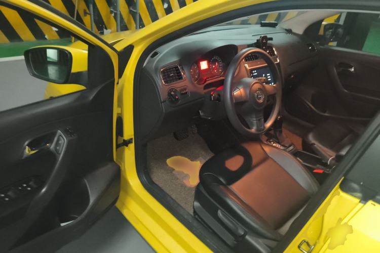 Used Volkswagen Polo 2011 1.4L Automatic ZhiShang Version Driver Seat