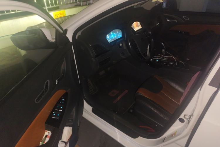 Used BYD Qin New Energy 2015 1.5T Dual-Crown Flagship Plus Edition