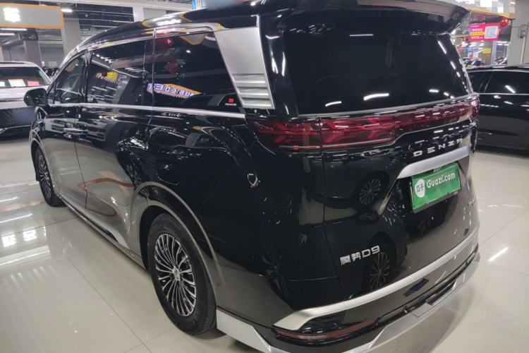 Used Denza D9 2025 DM-i Intelligent Drive 1020 Four-Wheel Drive Prestige Model