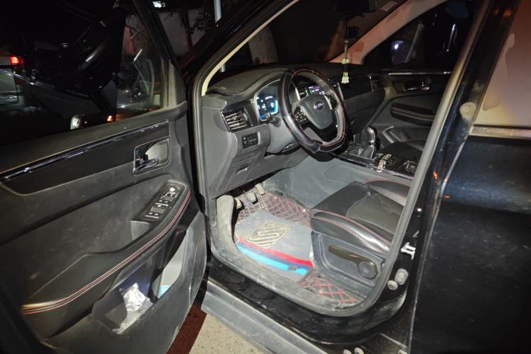 Used SWM G05 2021 PRO 2.0L Manual Elite 7-seater