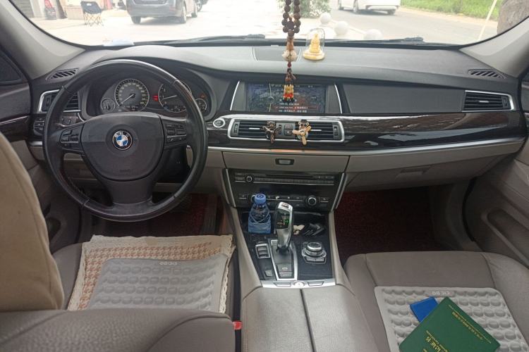 Used BMW 5 Series GT 2011 535i Elegant Edition Center Console