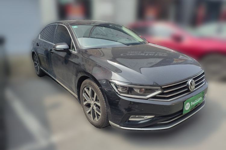 Used Volkswagen Magotan 2020 330TSI DSG Leading Model Front Right 45 Deg