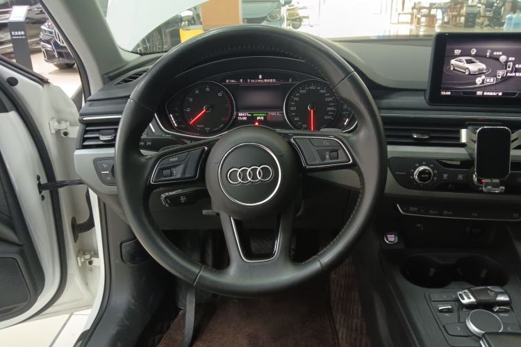 Used Audi A4L 2019 40 TFSI Ambition China VI
