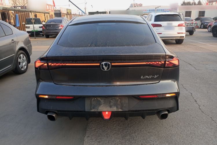 Used Changan UNI-V 2022 1.5T Prestige Version
