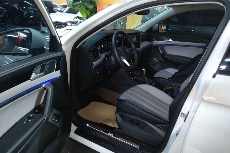 Used Volkswagen Tayron GTE Plug-in Hybrid 2023 280TSI Luxury Plus Advanced Edition Left Front Seat