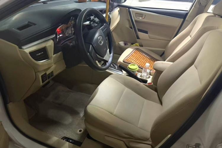 Used Toyota Corolla 2014 1.6L CVT GL-i Interior 2