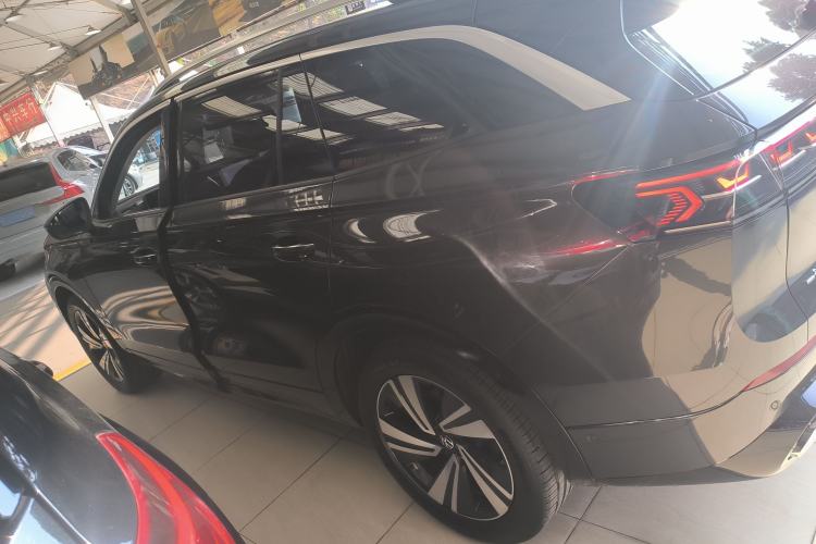 Used Volkswagen Tavendor 2024 Facelifted 380TSI All-Wheel Drive R-Line Cruise Premium Edition
