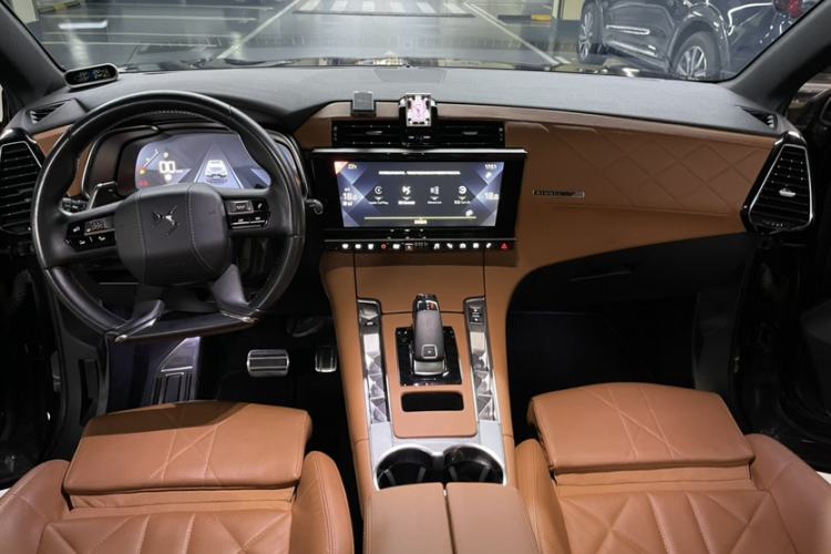 Used DS 7 2018 45THP Rivoli Pioneer Edition Interior 4