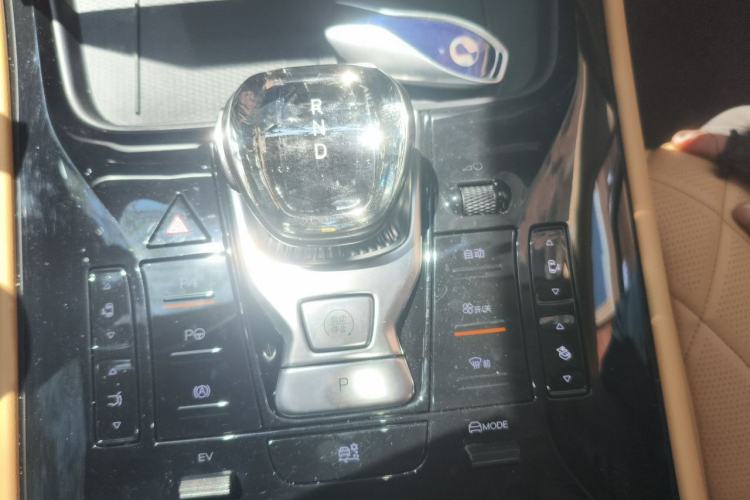Used Denza D9 2025 Model DM-i Four-Wheel Drive Prestige Edition